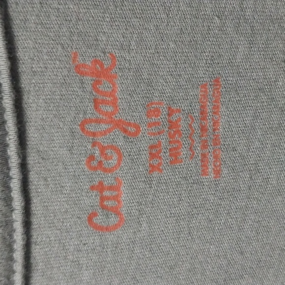 Cat & Jack XXL Husky gray hammerhead and heart tee - Picture 3 of 4